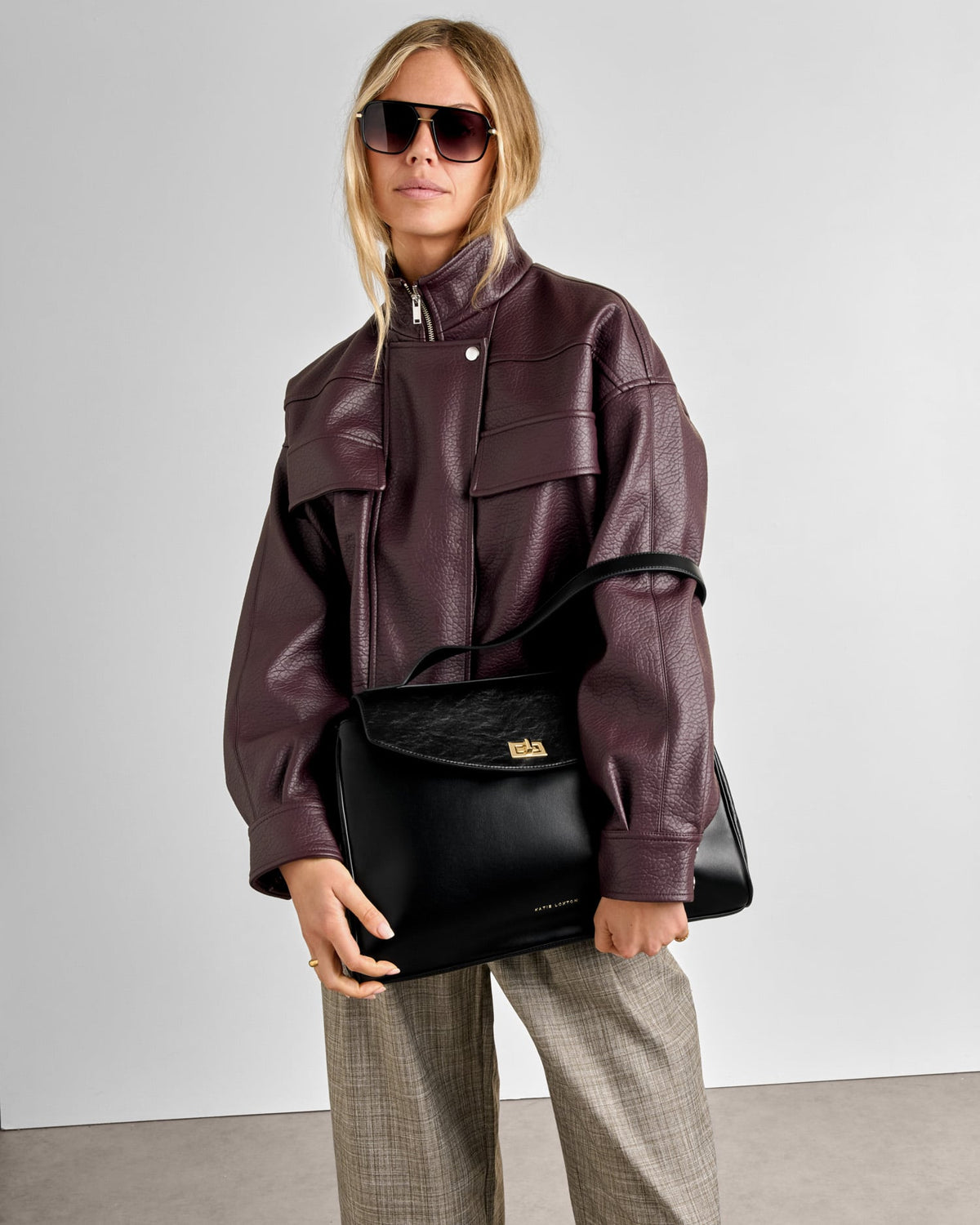 Victoria Distressed Shoulder Bag in Black