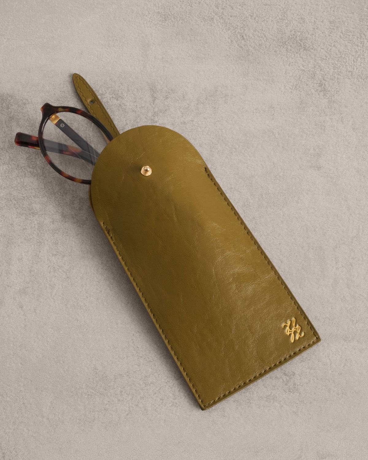 Glasses Sleeve in Distressed Olive