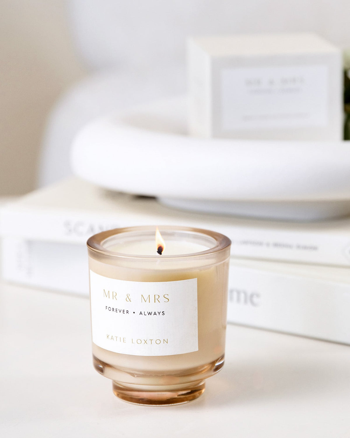 'Mr & Mrs' Candle in Fresh Linen and White Lily