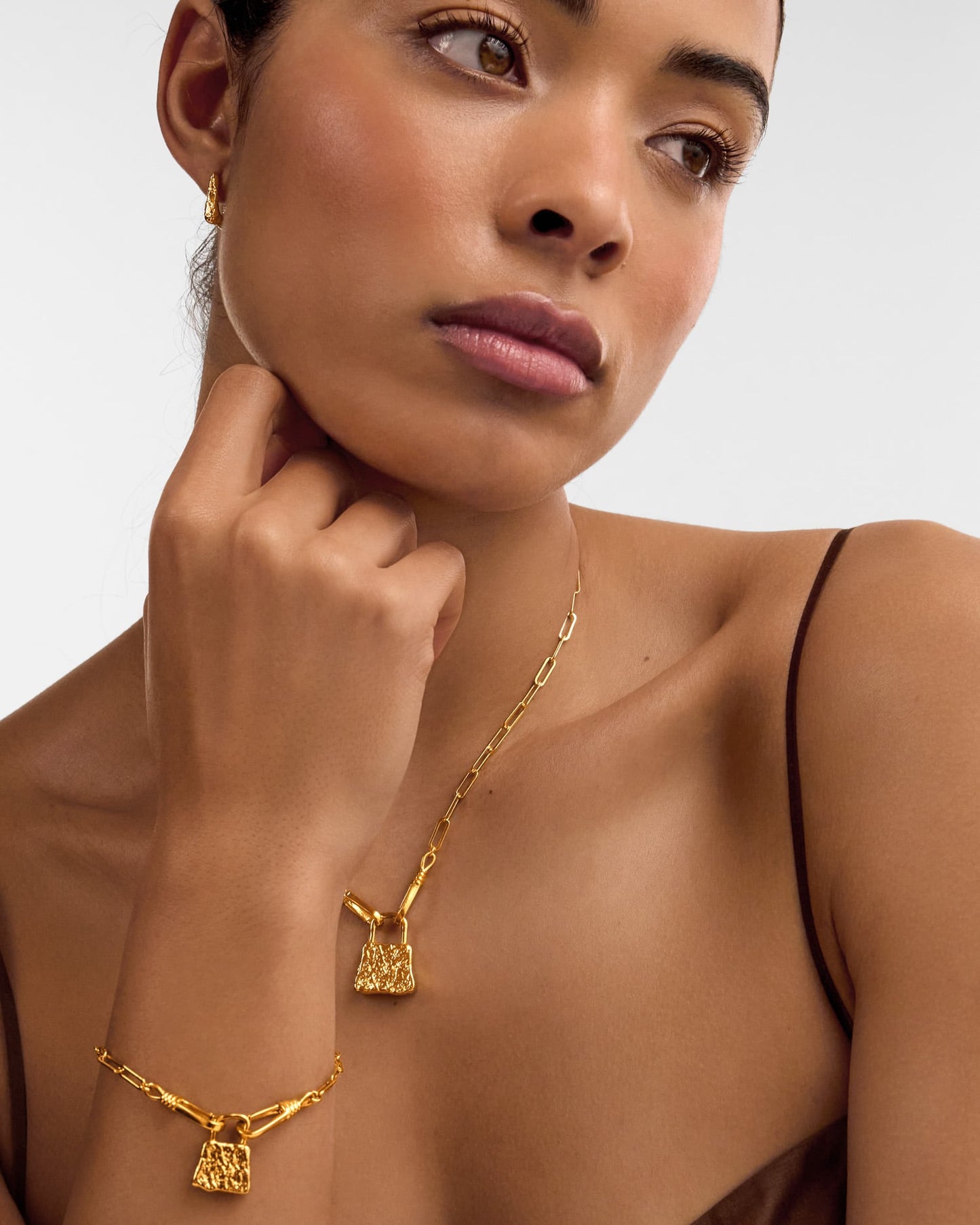 Luxe Lock Waterproof Gold Bracelet