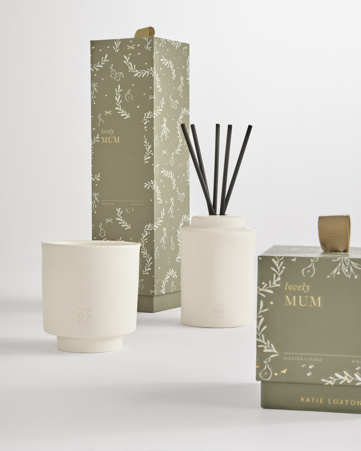 Ceramic Sentiment Reed Diffuser 'Lovely Mum' in Fresh Fig and Wild Freesia