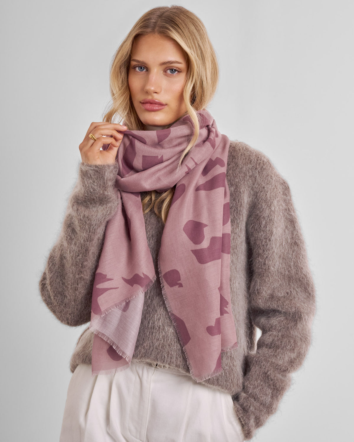 Large Leopard Printed Scarf in Light Pink and Dusty Pink