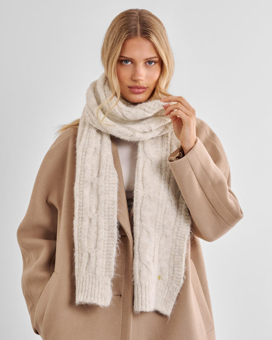 Cable Knit Scarf in Cream